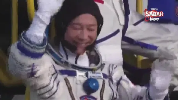 Japon milyarder Maezawa, 12 günlük uzay yolculuğunu tamamladı | Video