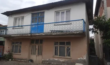 Vicdansız evlat! 90 yaşındaki annesini icra yoluyla sokağa atıyor #amasya