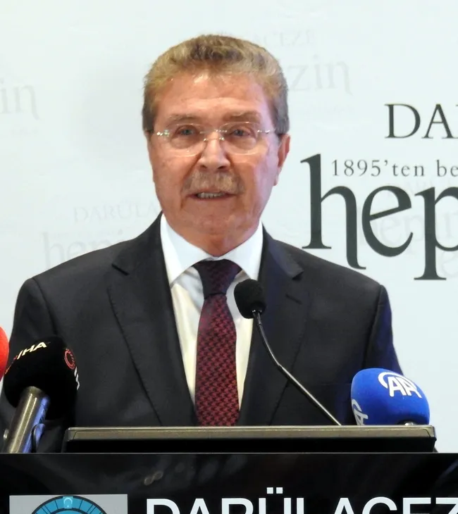 bilal-erdogan-vakfin-desteledigi-ogrencilerin-mutevazi-degil-hedefleri-kuresel-ve-global-olmali-1771624466081.jpg Bilal Erdoğan: “Vakfın desteklediği öğrencilerin hedefleri küresel ve global olmalı”
