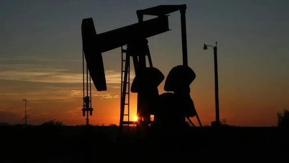Brent petrol fiyatının 85 doları aştığını gösteren grafik