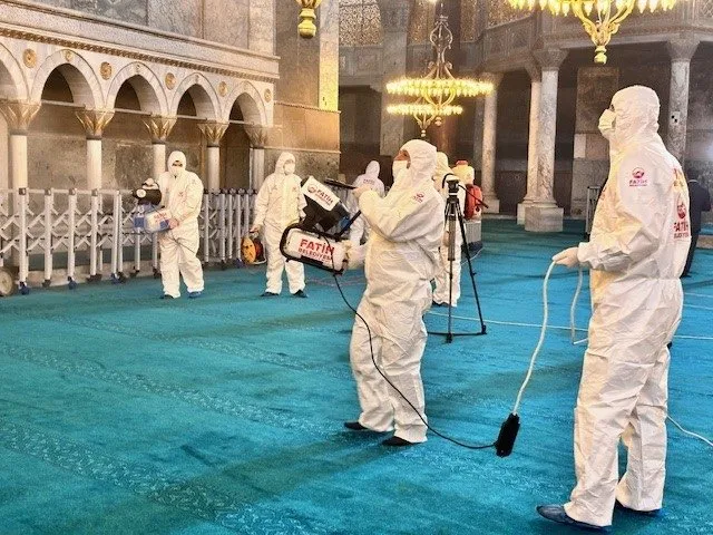 Ayasofya Camii’nde Ramazan hazırlığı: Gül suyu ile yıkandı…