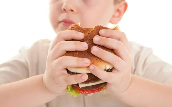 Hareketsiz tatil çocukları obez yapmasın!