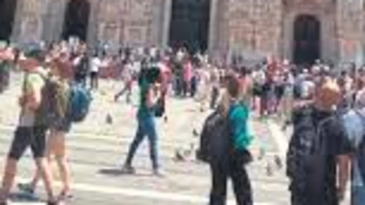 İtalya'da Filistin paraşütüyle gösteri