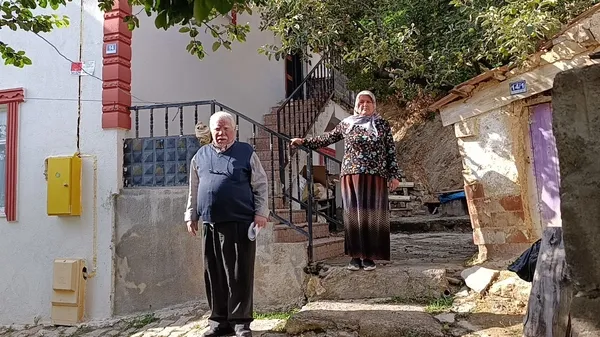 yozgatta-akilalmaz-dolandiricilik-oyunu-10-dakika-icinde-yuz-binlerce-lira-dolandirildi-meger-emekli-bankaci-1785397660186.jpg