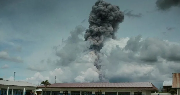 Sinabung yine korkuttu