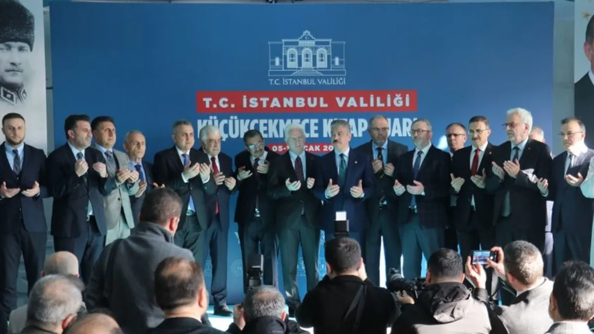 “İstanbul Valiliği Küçükçekmece Kitap Fuarı” törenle açıldı “İstanbul Valiliği Küçükçekmece Kitap Fuarı” törenle açıldı