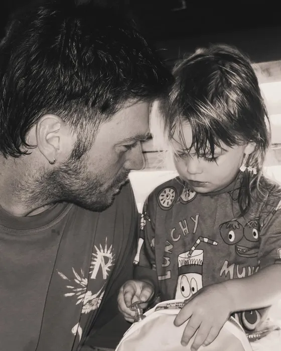 Kıvanç Tatlıtuğ oğlu Kurt Efe’yle AVM’de görüntülendi! Birlikte geçirdiğimi her an..