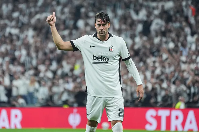 son-dakika-kartal-ikinci-yarida-kanatlandi-besiktas-marsilyayi-evinde-devirdi-1789678788766.jpg