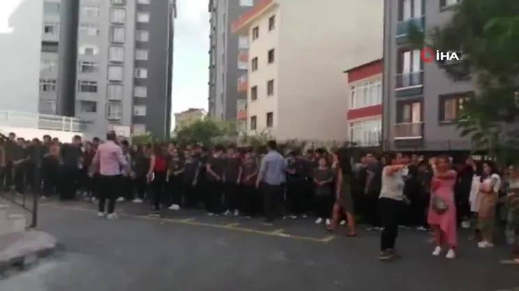 İstanbul Sancaktepe'de okulda yangın!