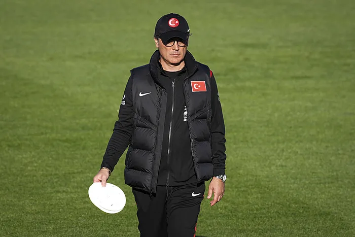 vincenzo-montella-ben-hayalperest-cok-buyuk-hedefleri-olan-bir-insanim-1780231250384.jpeg