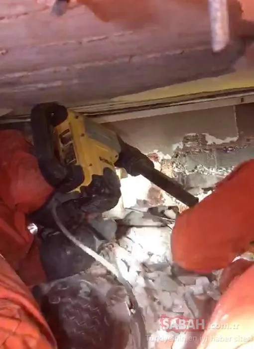 Son dakika haberi: İzmir'de enkaz altında kalan Buse'ye ulaşıldı! İşte ilk görüntüler