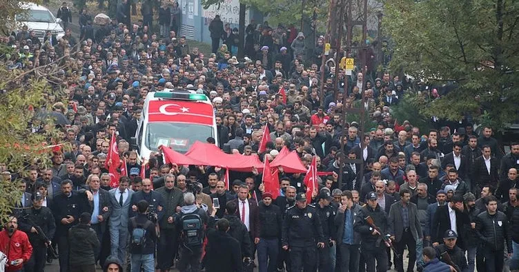 Şehit polis, kahrolsun PKK sloganları ile defnedildi