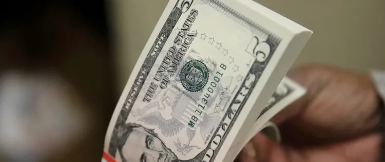 son-dakika-dolar-kuru-icin-ruzgar-tersine-dondu-dolar-gozunu-enflasyon-verisine-dikti-1614605818171.jpg