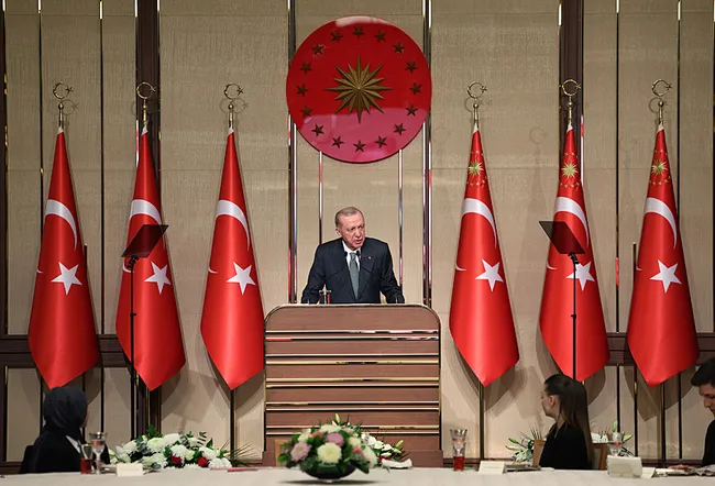 son-dakika-baskan-erdogandan-genclere-uyari-vatani-sokak-terorune-teslim-edemeyiz-cok-dikkatli-olun-1742925997937.jpeg
