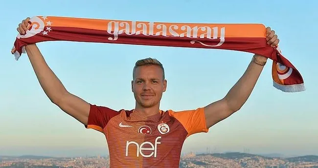 Sigthorsson Barcelona’da tedavi oluyor