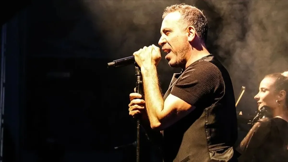 Haluk Levent sol mahalleyi böyle tokatlamış.. Bana ağlayarak mesaj at