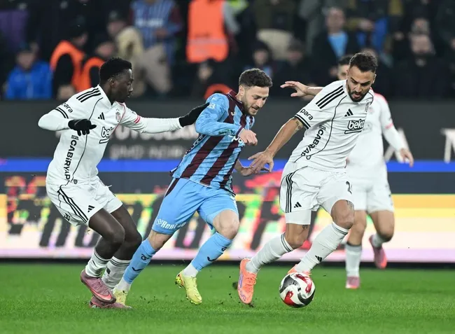 besiktas-trabzonspor-canli-besiktas-ile-trabzonspor-karsi-karsiya-iste-sergen-yalcin-ve-fatih-tekkenin-11leri-1778344151996.jpeg