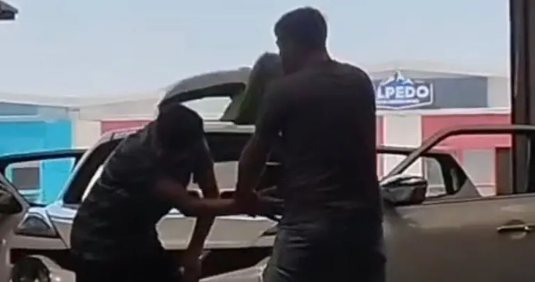 Çırağa ıslak havluyla dayak kamerada