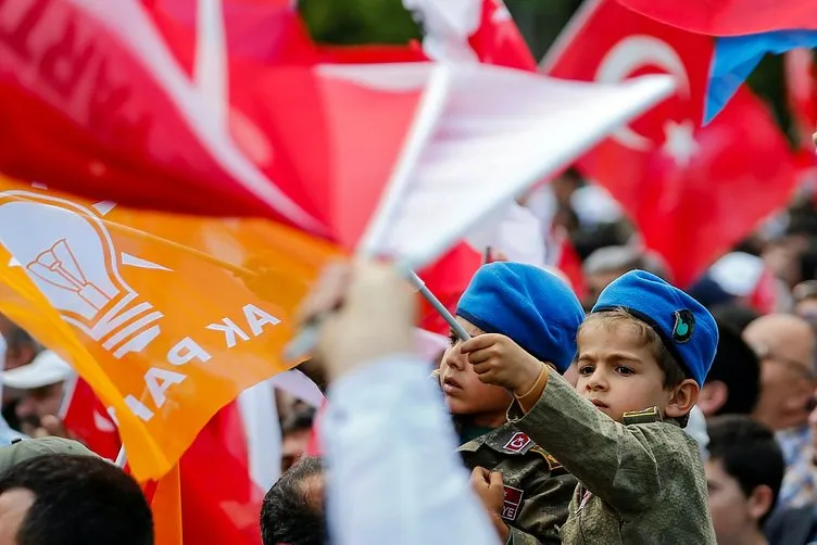 Vatandaşlar Cumhurbaşkanı Erdoğan’ı Isparta’da coşkuyla karşıladı