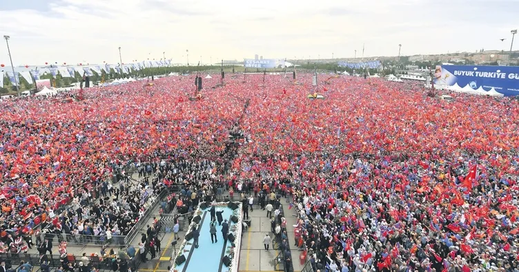 Çeyrek asra özel taş plak ve gazete