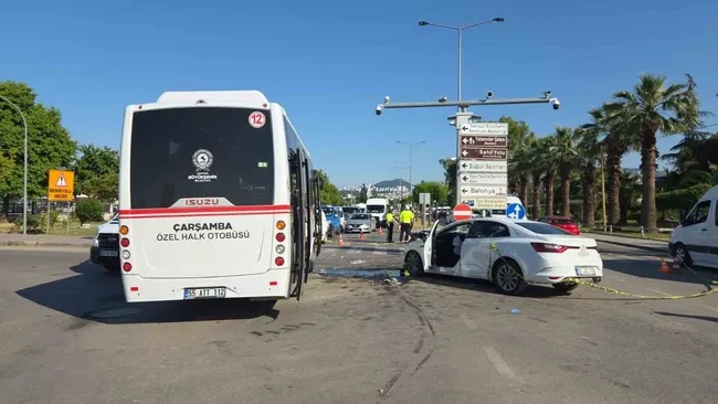 samsunda-otomobil-ile-halk-otobusu-carpisti-7-yarali-1782749788847.jpg