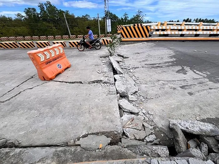 Deprem Filipinler’i sarstı: Yanardağ faaliyete geçti! 69 ölü