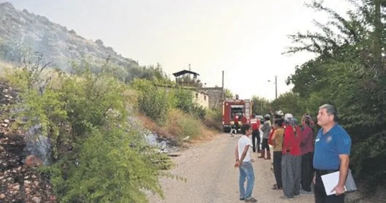 Tarihi Kozan Kalesi’nde orman yangını