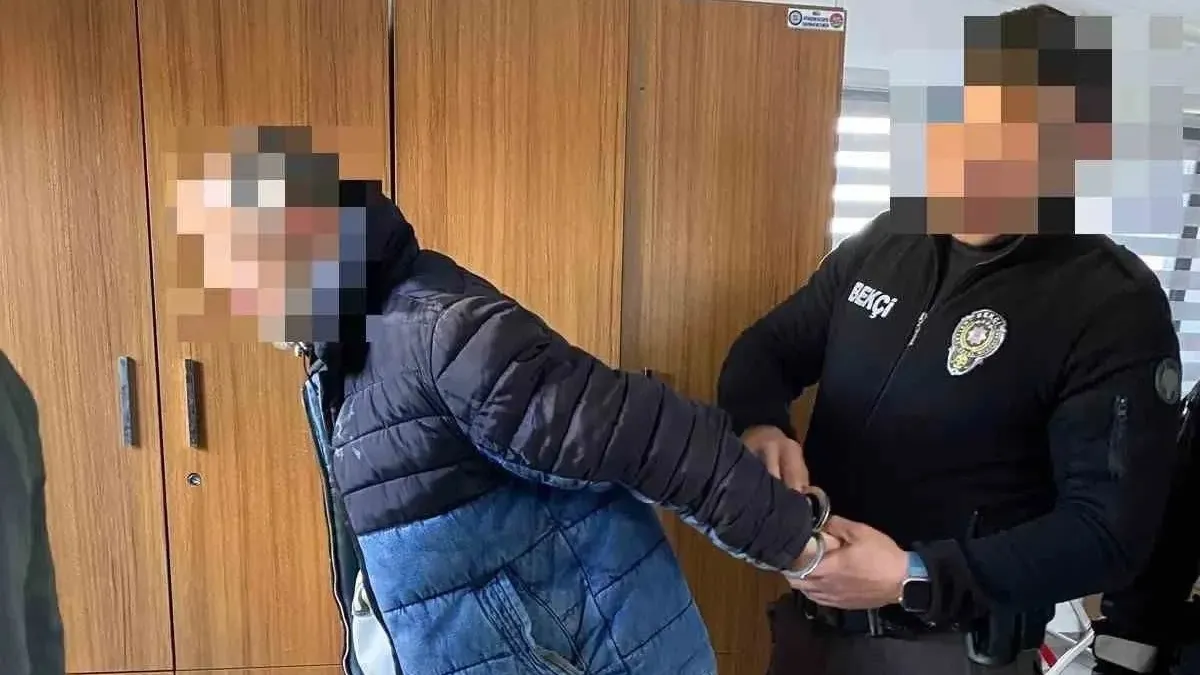 Zehir taciri otogarda enselendi