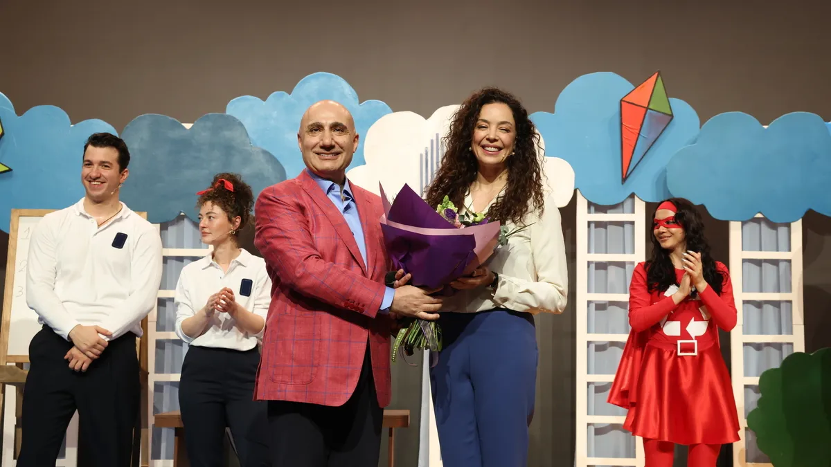 Halkbank Çocuk Tiyatrosu “Süper Kahramanlar: Dünyamızı Koruyoruz!” oyunu seyircisiyle buluşuyor Halkbank Çocuk Tiyatrosu “Süper Kahramanlar: Dünyamızı Koruyoruz!” oyunu seyircisiyle buluşuyor