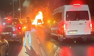 Bodrum'da seyir halindeki araç alevlere teslim oldu! Sürücü son anda kurtuldu #mugla