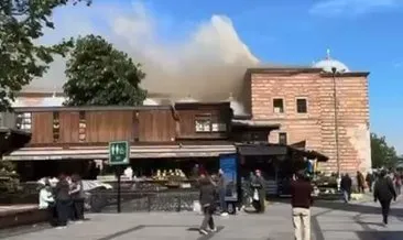 Son dakika: Eminönü’nde Mısır Çarşısı’nda yangın çıktı: Bölgeye çok sayıda ekip sevk edildi