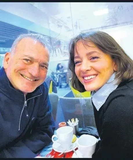 Nişanlandıklarını duyurmuşlardı! Caz piyanisti Kerem Görsev ve şarkıcı Zeynep Özyılmazel aşkında beklenmedik hamle!