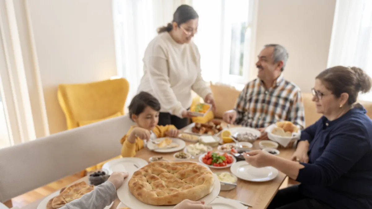 İftar sofranızda Ege rüzgarları estirecek menü! İzmir’in en özel “Anne usulü” tarifleri… İftar sofranızda Ege rüzgarları estirecek menü! İzmir’in en özel “Anne usulü” tarifleri…