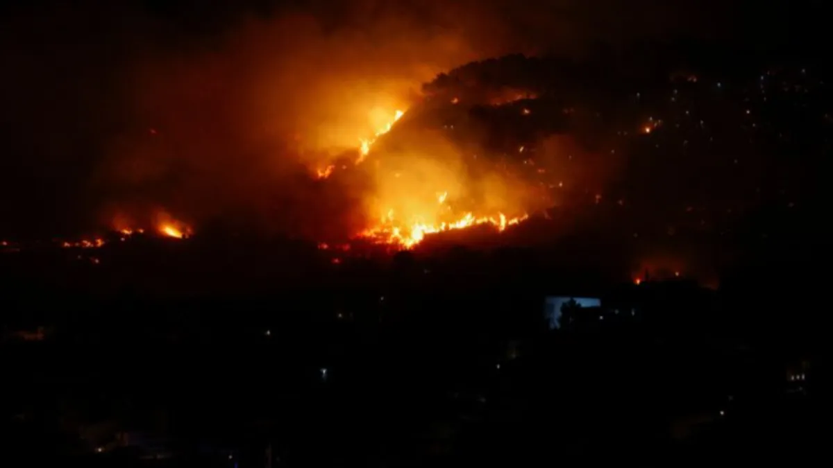 Sicilya’da alevler yerleşim yerlerine dayandı