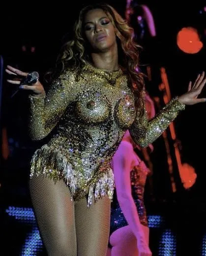 Beyonce’nin turne kıyafeti olay yarattı