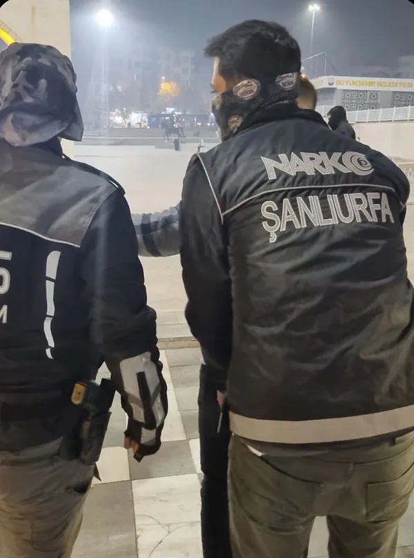 sanliurfada-kilolarca-ele-gecirildi-4-kisi-yakalandi-1733558504577.jpg