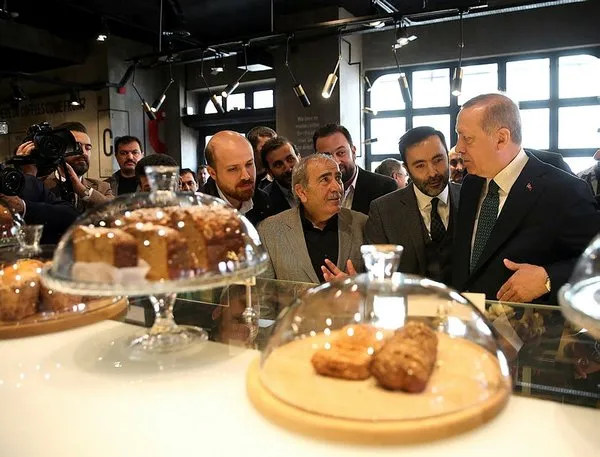 İstanbul'da ilginç görüntü! Cumhurbaşkanı'nı işte böyle beklediler