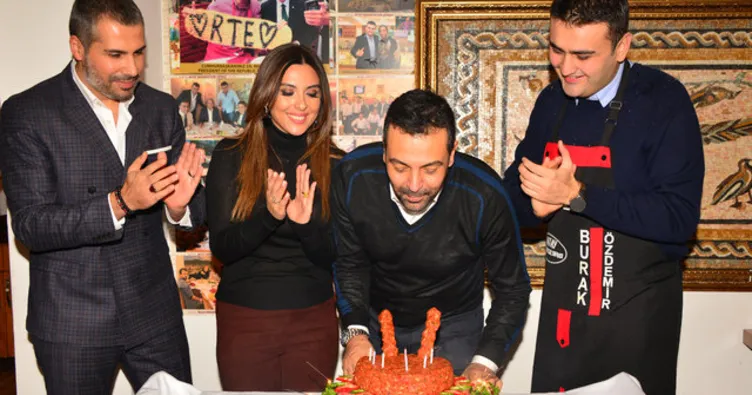 Saruhan Hünel’e etli yaş günü pastası Magazin Haberleri