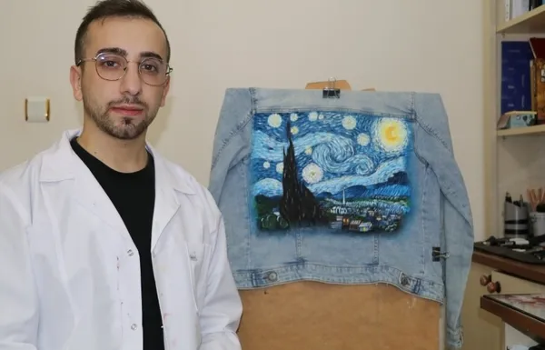 rizeli-genc-ressam-atil-kotlara-resim-cizerek-yeni-tarz-olusturuyor-1663921941083.jpg