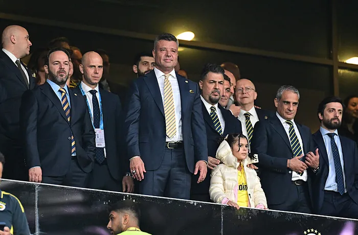 canli-super-ligde-fenerbahce-eyupspor-maci-1779038836193.jpeg