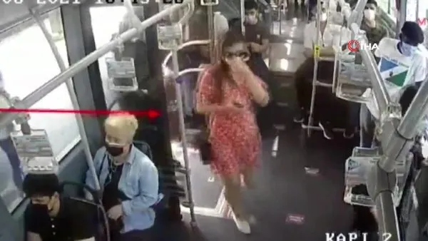 Metrobüste yankesicilik yapan 3 kadın kamerada
