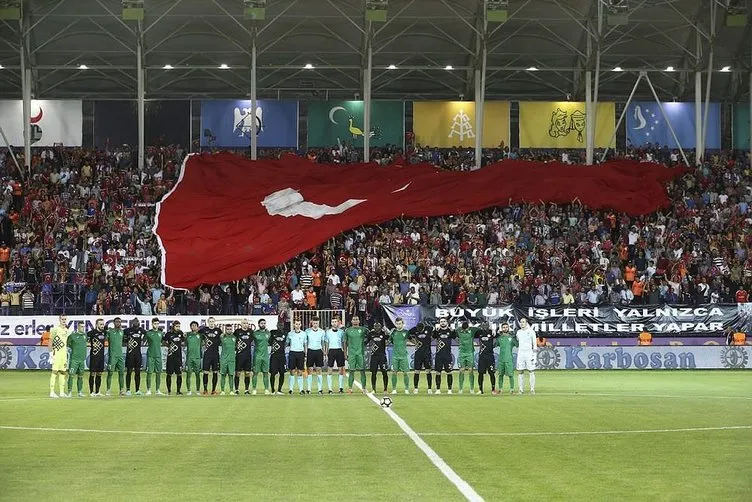Osmanlıspor maçında anlamalı pankart
