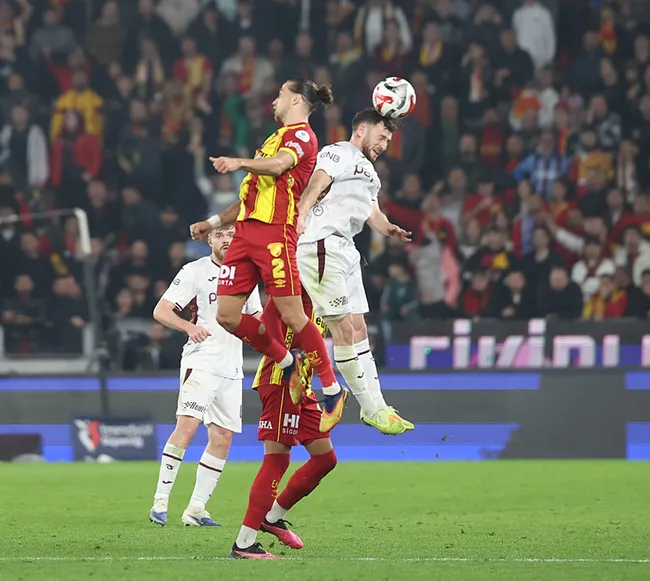 canli-trabzonspor-goztepe-maci-ilk-11ler-aciklandi-1777733761031.jpg