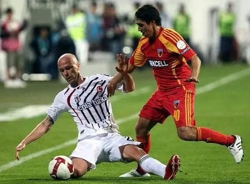 Kartal'da çöküş sürüyor