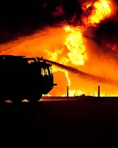 Irak’ta petrol rafinerisini alevler sardı