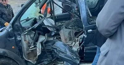 Elazığ’da yük treni ile hafif ticari araç çarpıştı: 1 yaralı