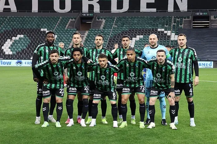 kocaelispor-16-yil-sonra-dorduncu-kez-super-ligde-1745097565002.jpeg