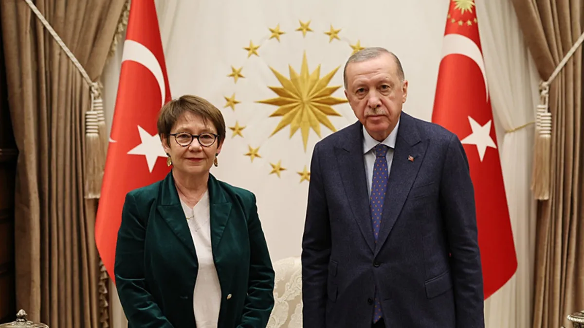 Başkan Erdoğan, EBRD Başkanı Basso'yu kabul etti Başkan Erdoğan, EBRD Başkanı Basso'yu kabul etti