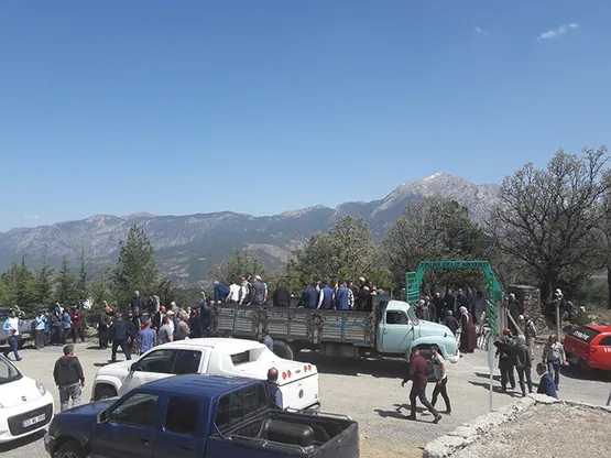 Adana'da nakliye kamyonunun son görevi... - 2