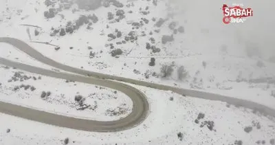 Yerde kar, havada sis... Keskin virajlı yollar görüntülendi | Video